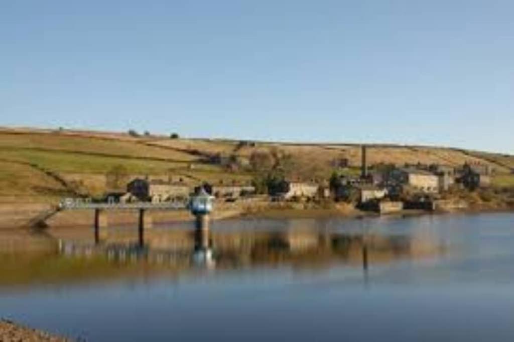 The Vestry - Chapel Retreat With Hot Tub Villa Haworth Exterior photo